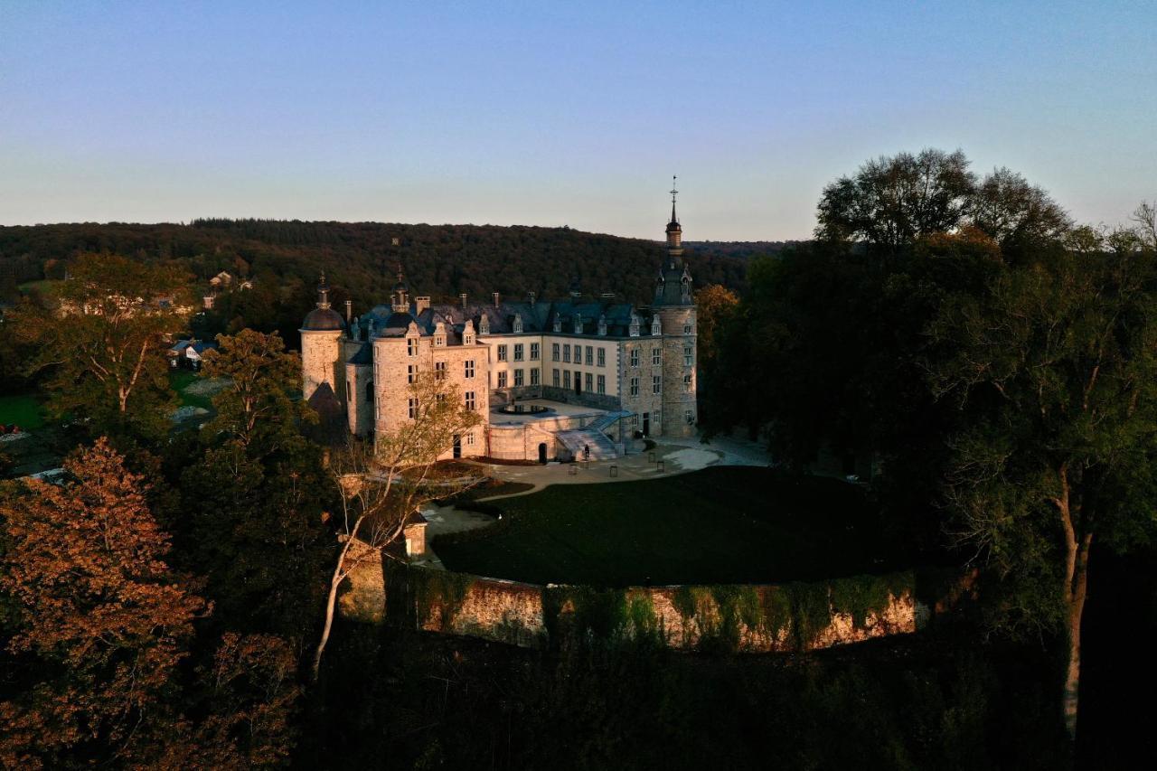 Le Chateau De Mirwart Exteriör bild