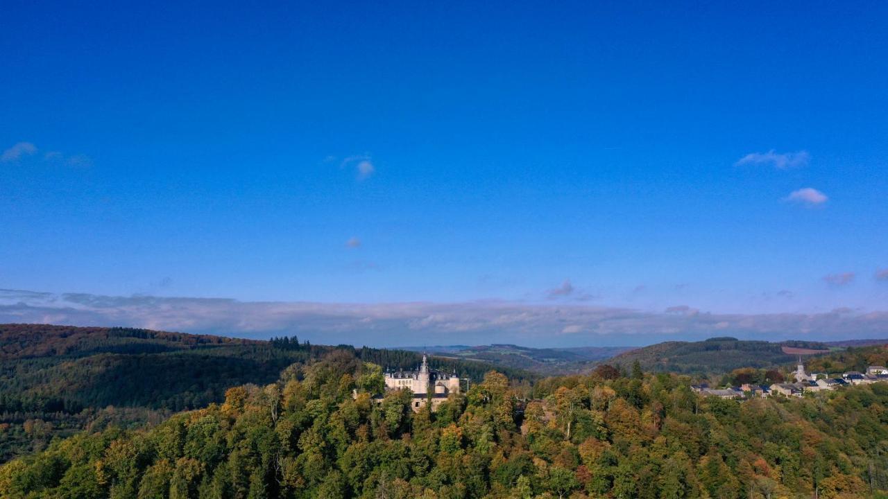 Le Chateau De Mirwart Exteriör bild